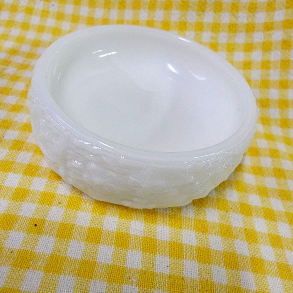 Milk glass bowl